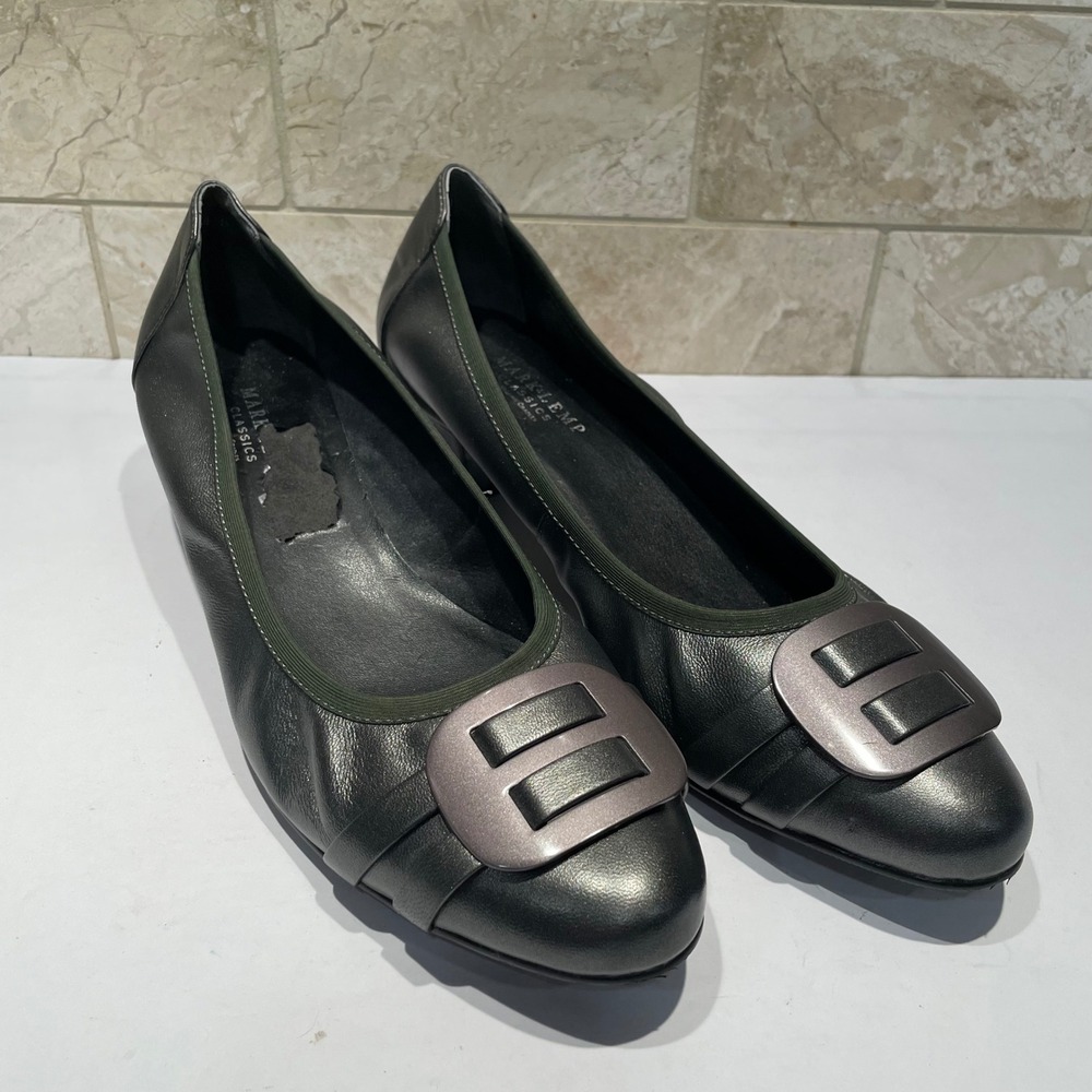 Mark Lemp Walking Cradles Metallic Grey Low Block Heel Pumps Buckle 8.5M